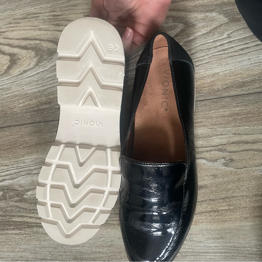 Vionic Kensley Loafer - Picture 4 of 6